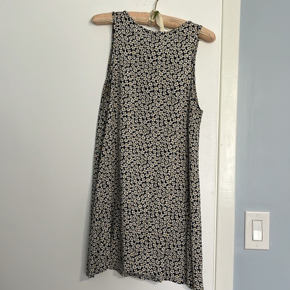 Summer Floral Dress, Medium - Picture 3 of 3